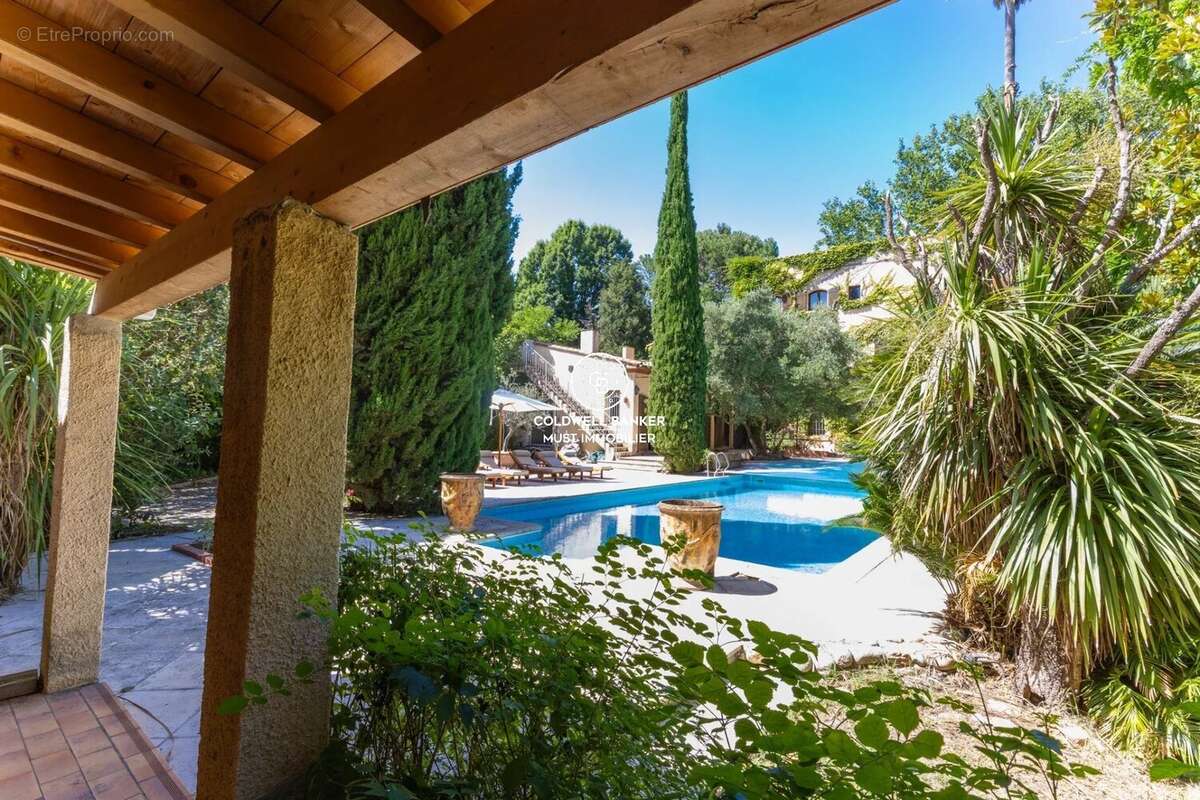 Bastide d'exception au cœur d'un parc arboré de 2.5 hectares - photo 33