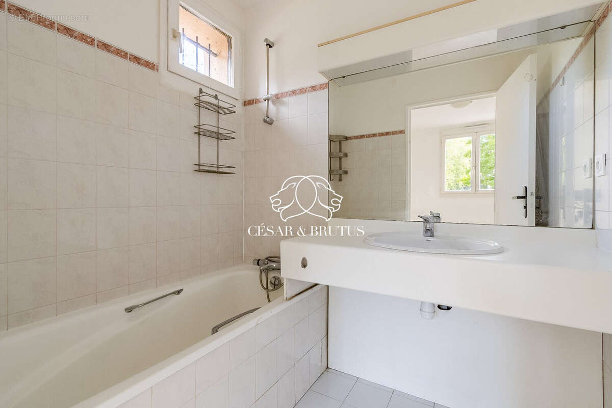 Appartement à SAINTE-FOY-LES-LYON