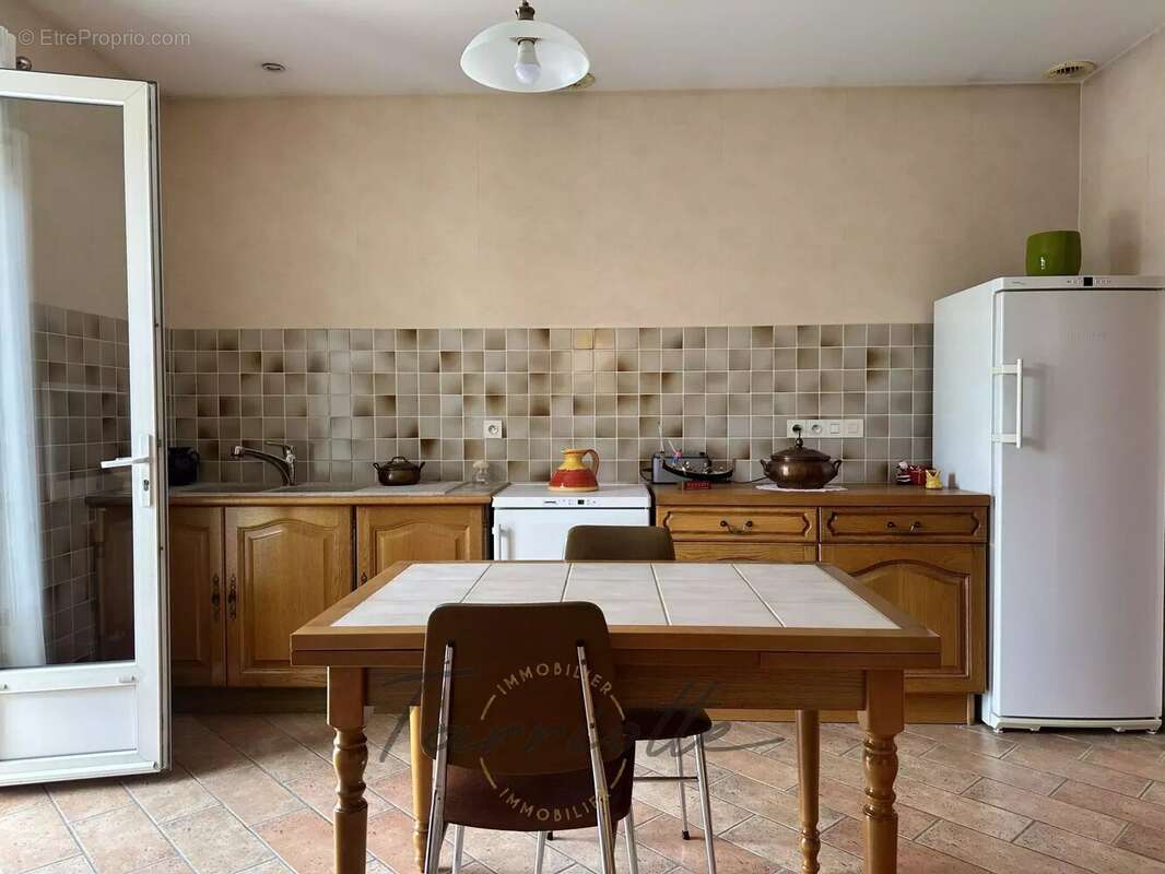 Maison à MONTELIMAR