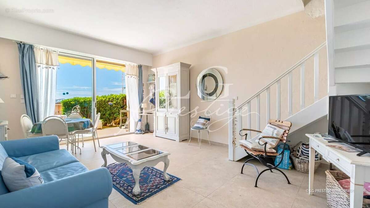 Appartement à MANDELIEU-LA-NAPOULE