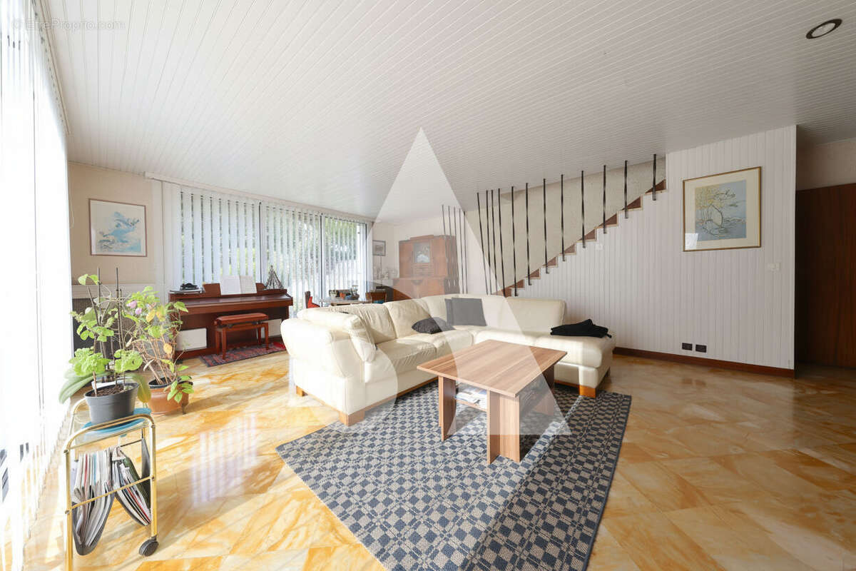 Maison à CORBEIL-ESSONNES