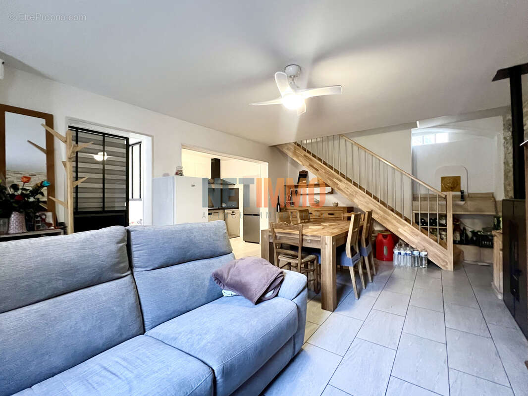 Aimargues - Maison de village de 150 m2 - photo 2