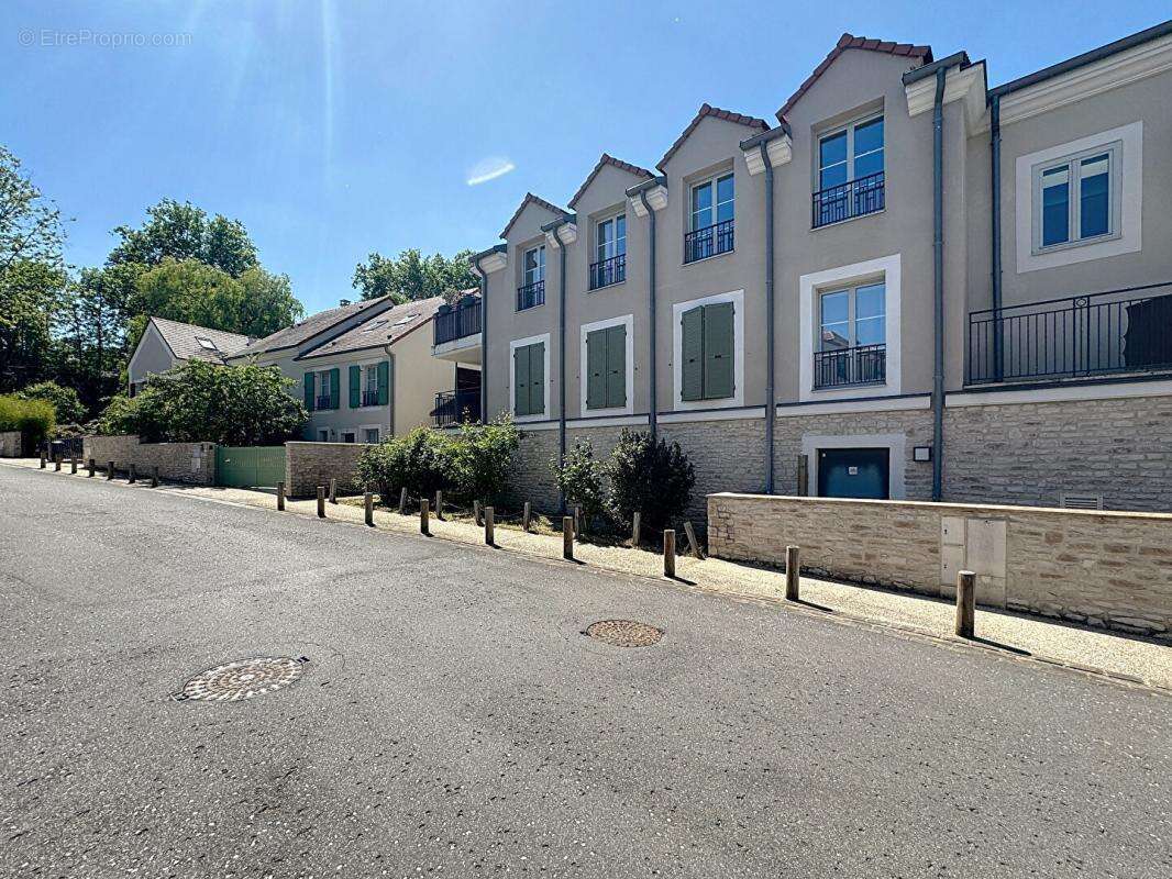 Appartement à BIEVRES