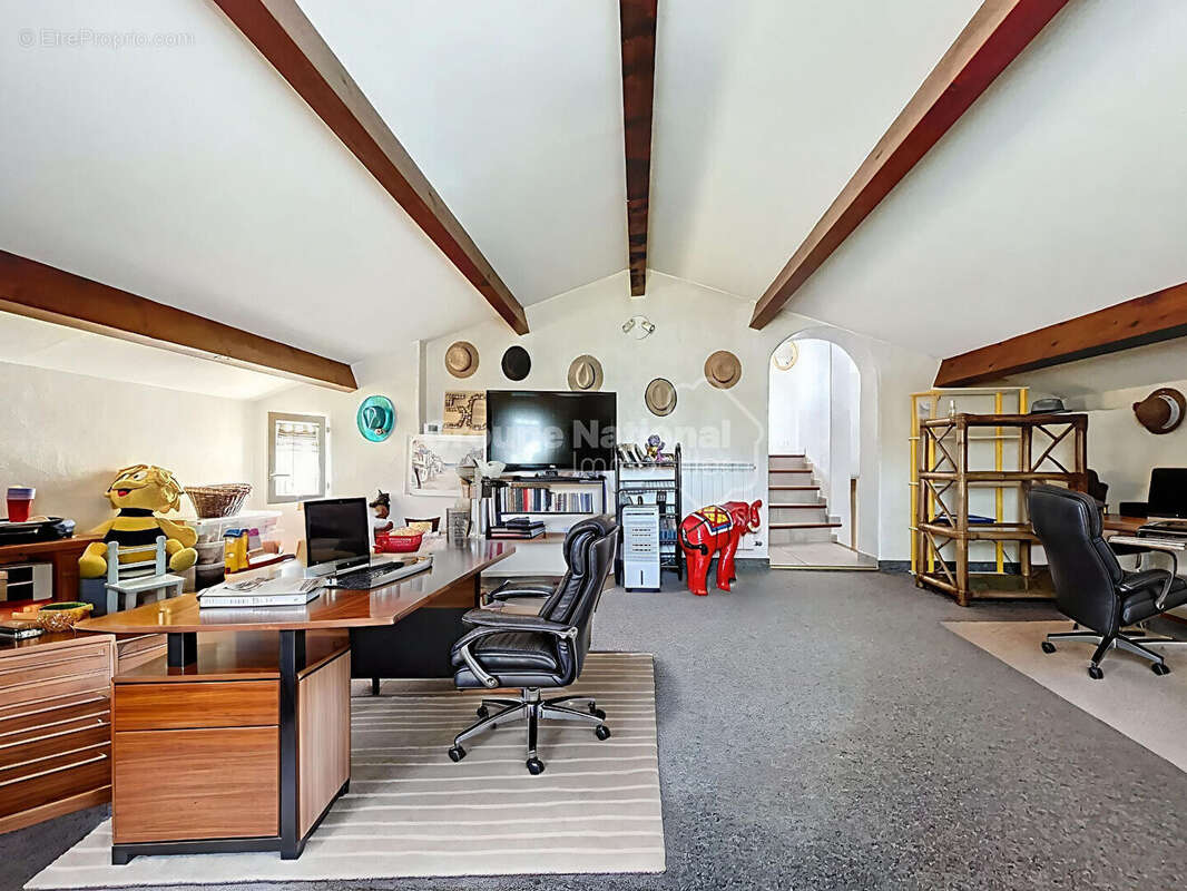 Maison à FONTVIEILLE