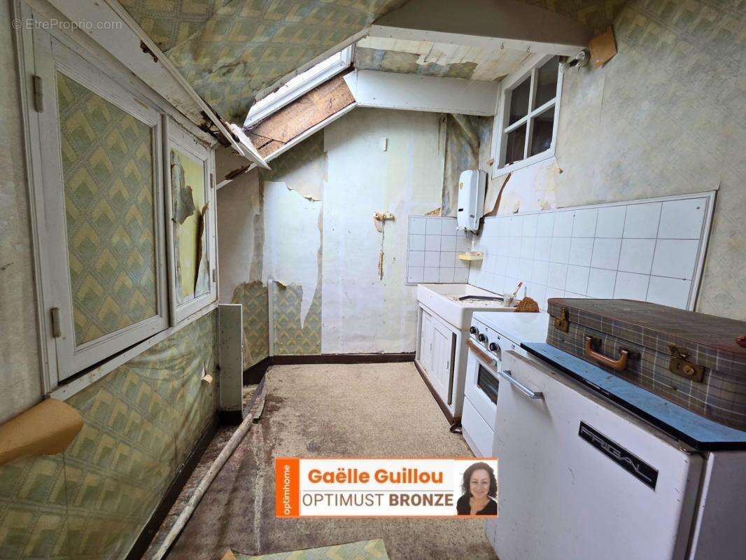 Duplex de 116m² - A rénover au cœur de St Pol de Léon - photo 3