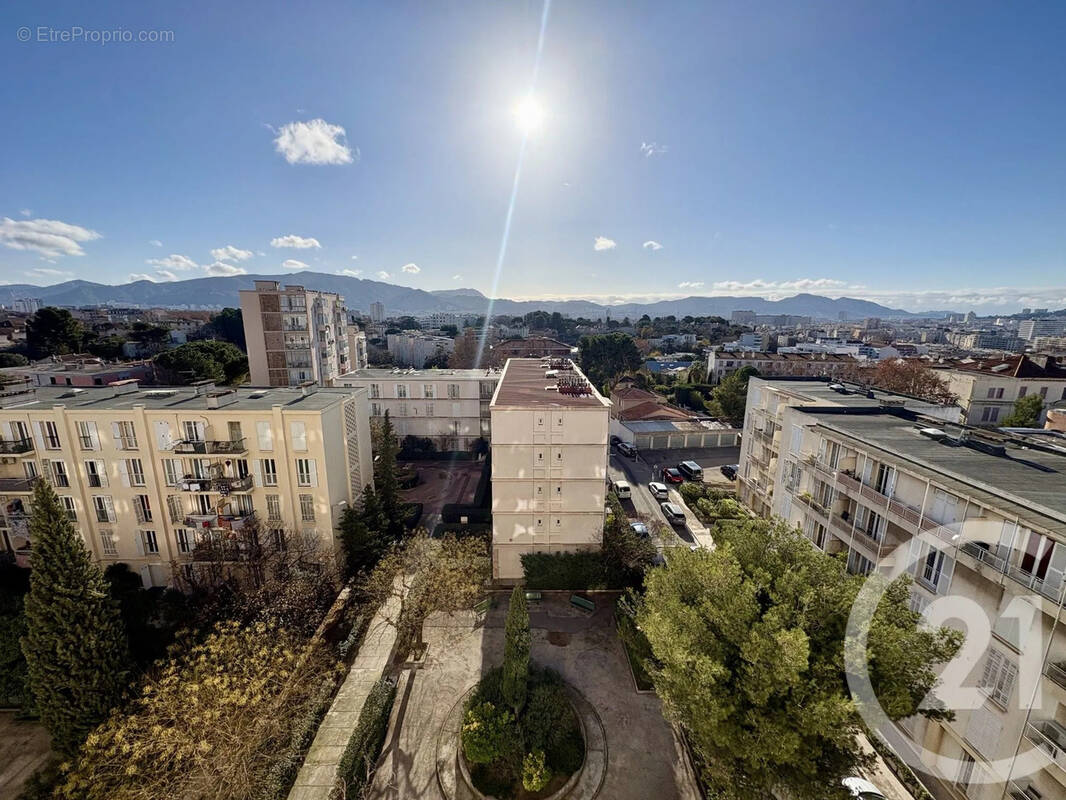 Appartement à MARSEILLE-4E