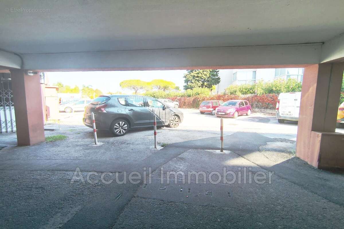 Commerce à LE GRAU-DU-ROI