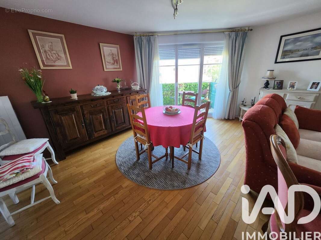 Photo 3 - Appartement à LES PAVILLONS-SOUS-BOIS