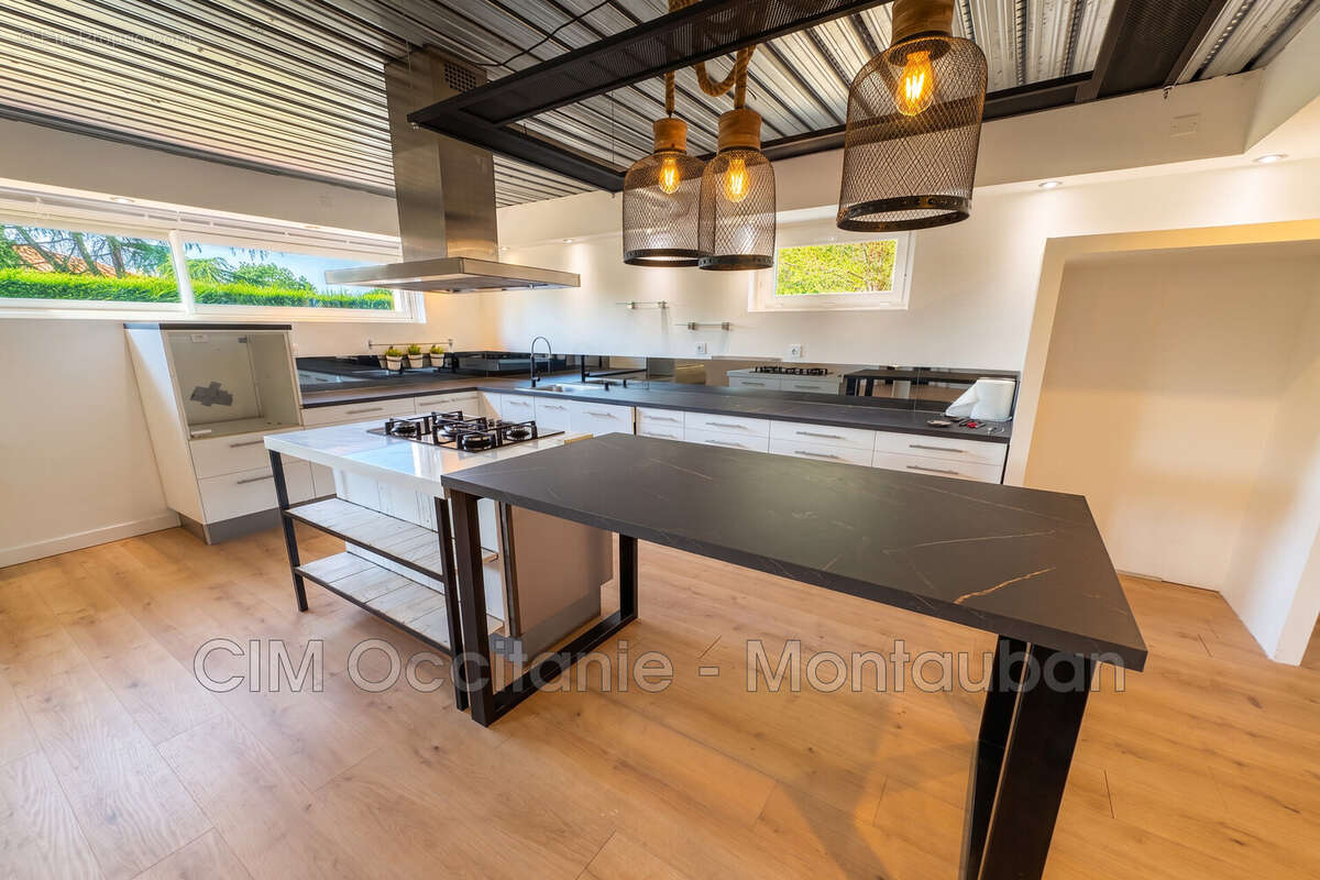 Maison 300 m² à Montauban  - photo 4