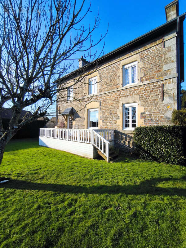 Maison à SAIRES-LA-VERRERIE