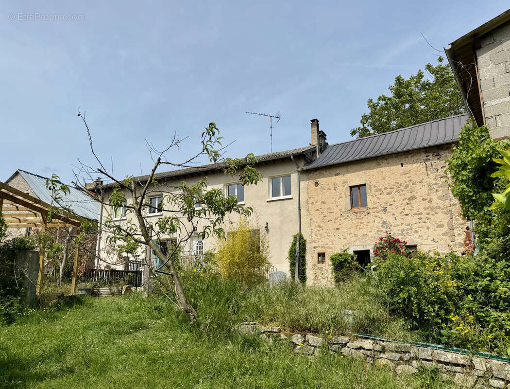 Maison à LUNAC