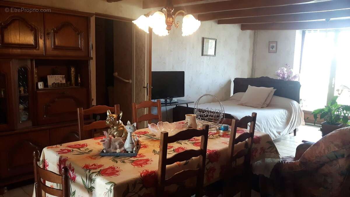 Maison à BUSSIERE-POITEVINE