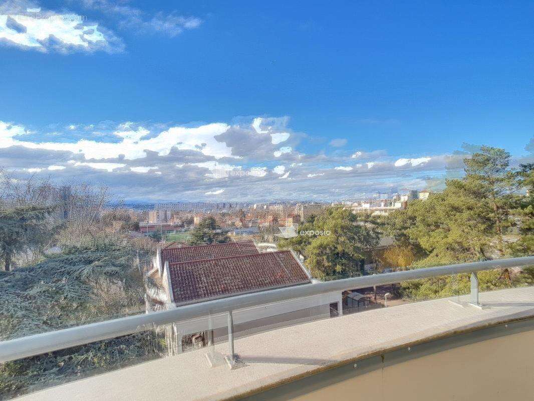 Appartement à LYON-8E