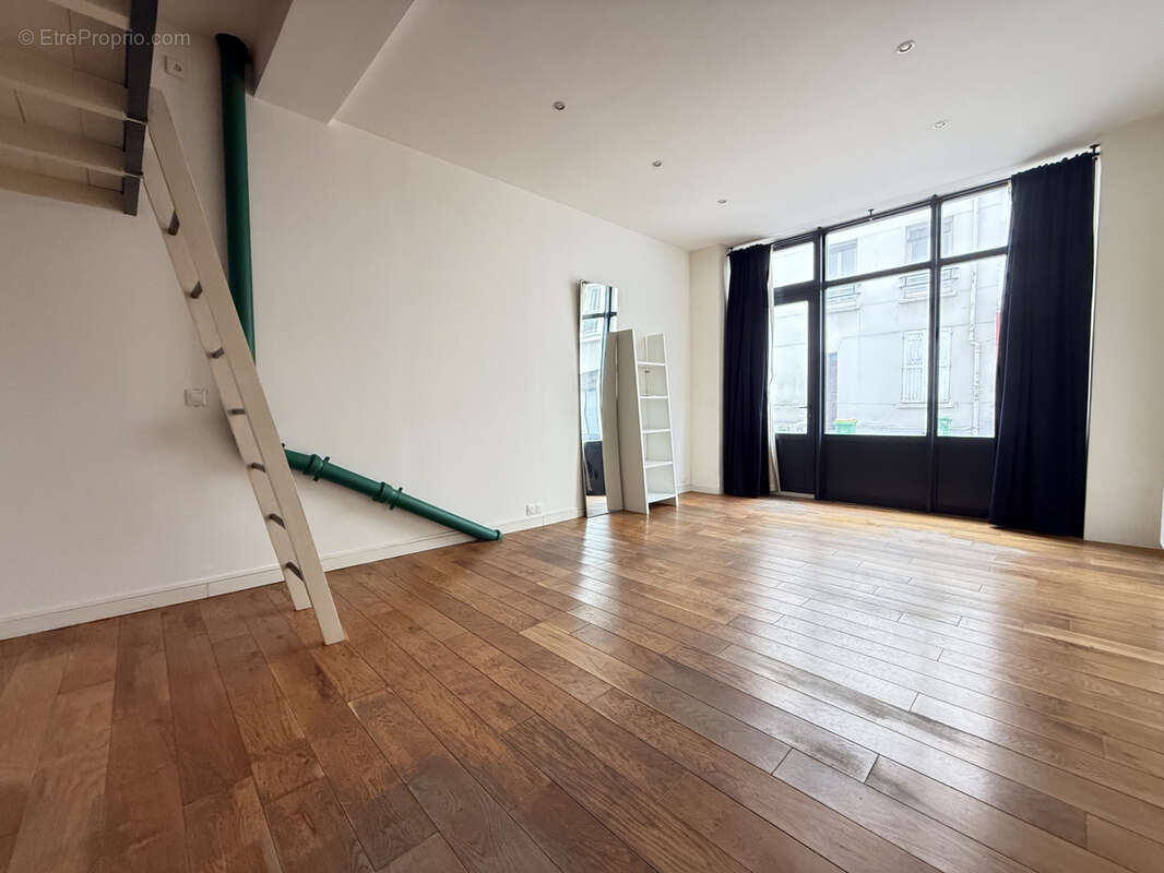 Appartement à PARIS-14E