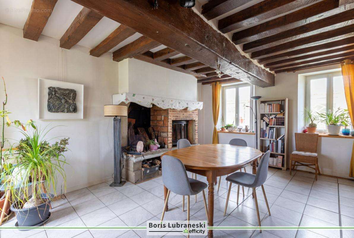 Maison à FONTAINES