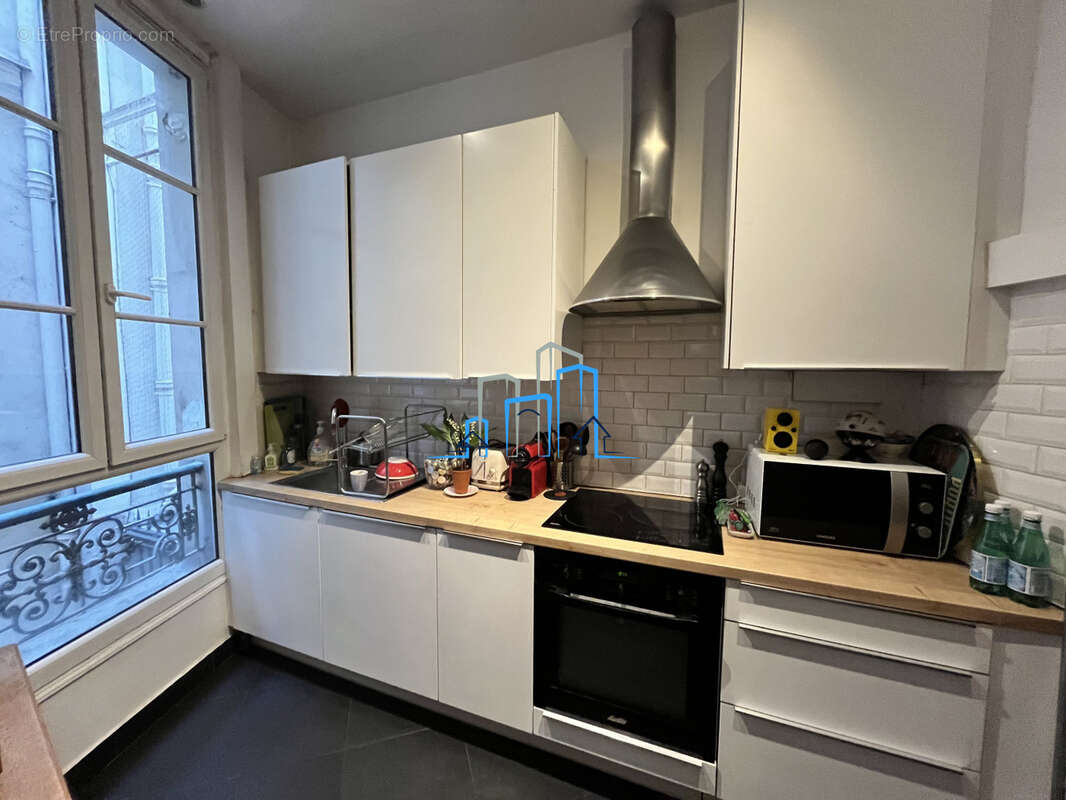 Appartement à PARIS-10E