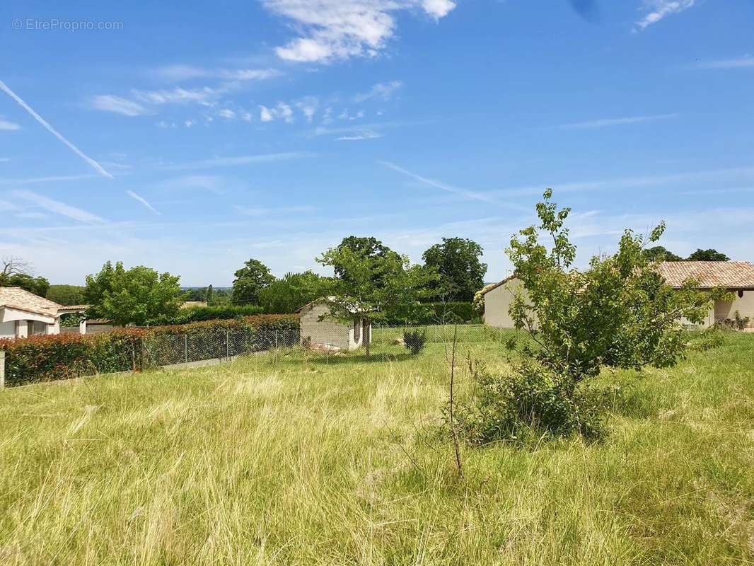 Terrain à AUCAMVILLE