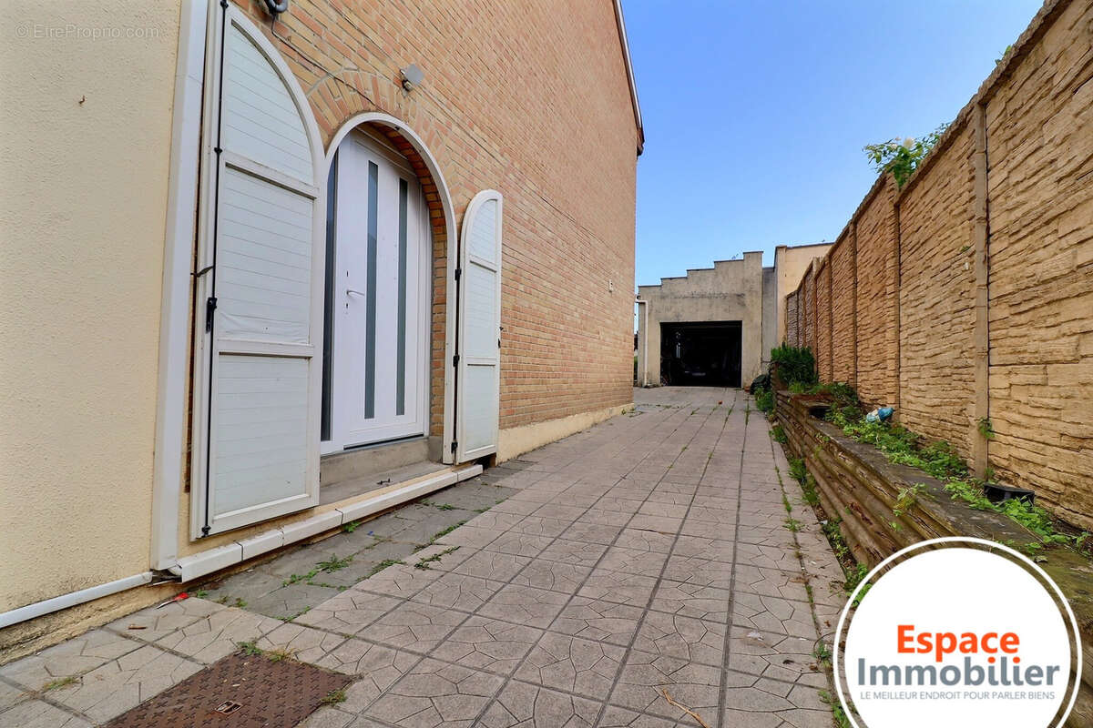 Maison à NEUVILLE-SUR-ESCAUT