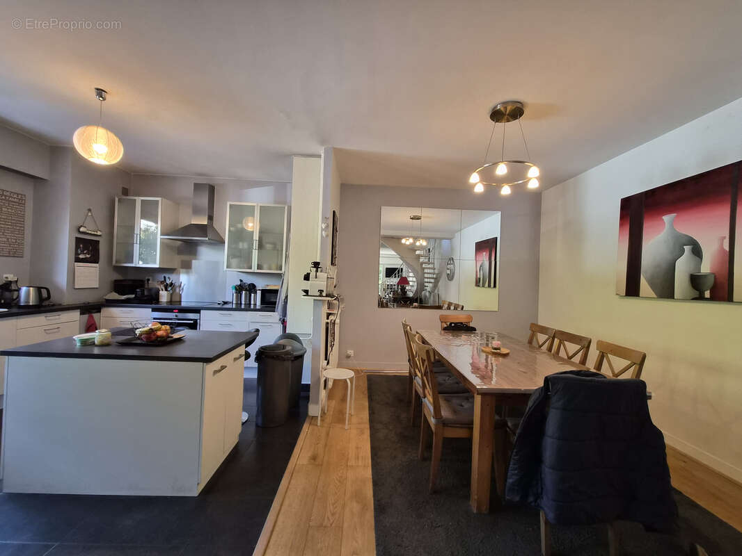 Appartement à SAINT-NOM-LA-BRETECHE