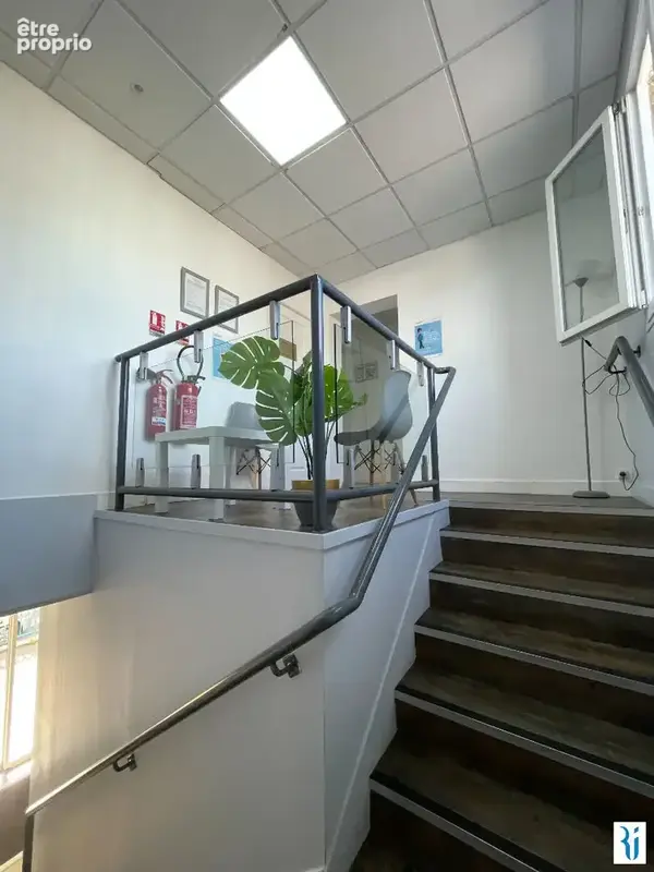 Oissel ? 200 m² de bureaux avec parking privatif - photo 1