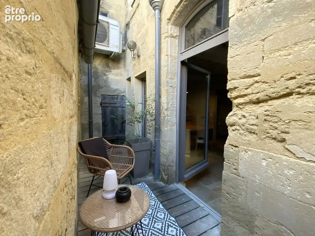 Maison en pierre rénovée avec terrasses en plein coeur historique d'Uzès. - photo 13