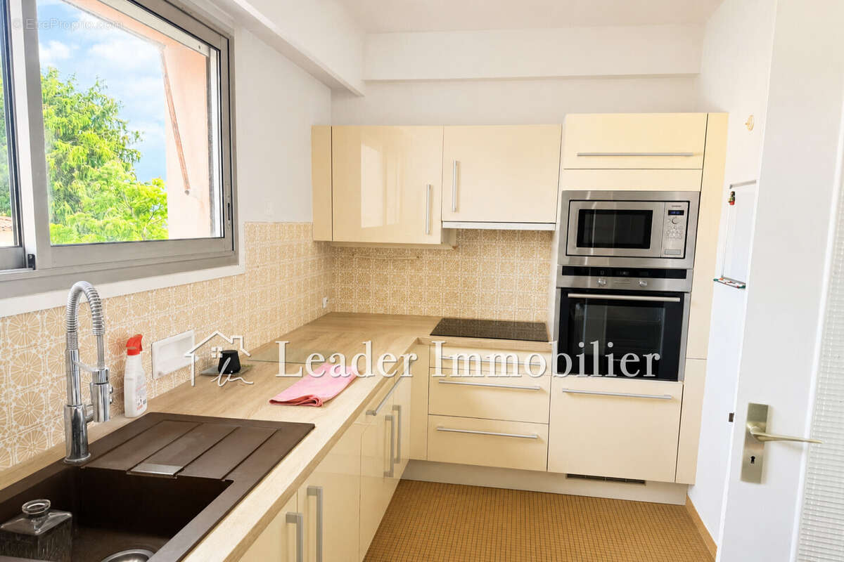 Appartement 81 m² à Antibes  - photo 3
