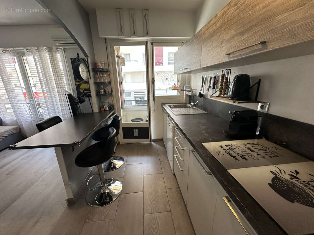 Appartement à SAINT-LAURENT-DU-VAR