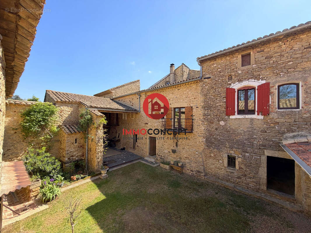Maison à SAINT-PAUL-LES-FONTS