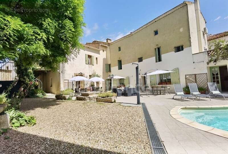 Dpt Gard (30), à vendre UZES propriete P14 de 548 m² - Terrain de 830,00 m² - photo 3