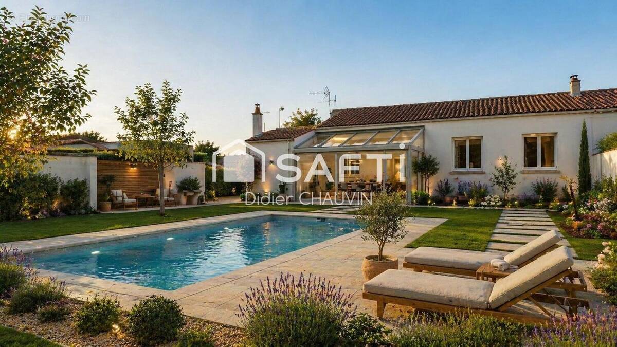 Photo 1 - Maison à SURGERES