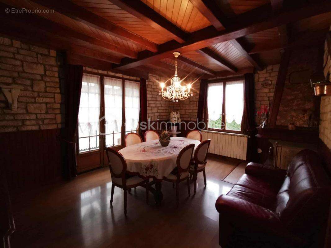 Maison à FERRIERES-EN-GATINAIS