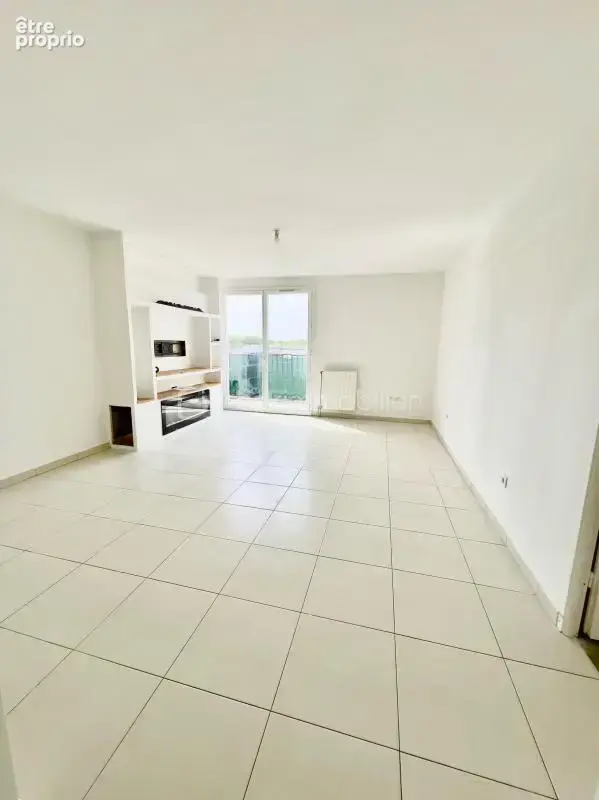 Appartement à FLEURY-MEROGIS