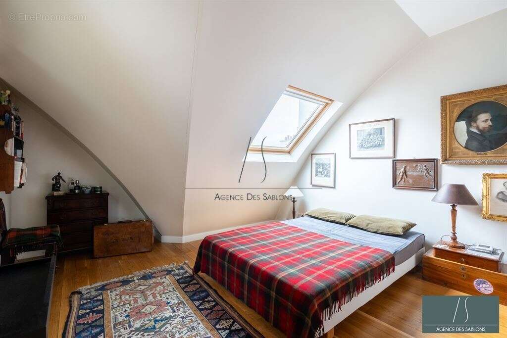 Appartement à PARIS-17E