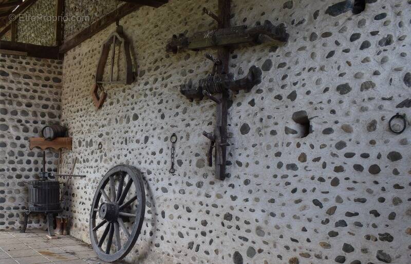 Maison à ARTIGUELOUVE