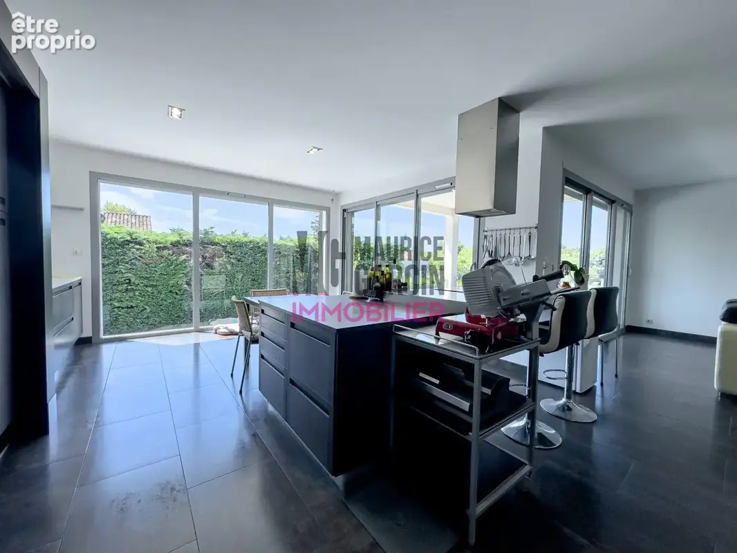 Maison 13 pièces 228 m² à vendre à Bedarrides (84370) - photo 4