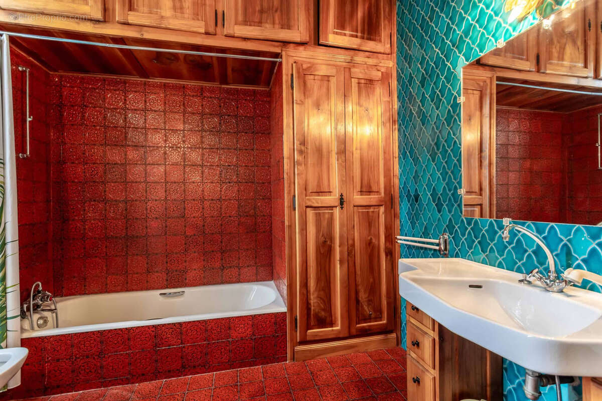 Chateau estate - photo 35