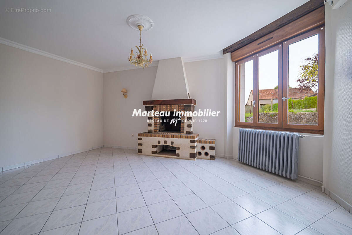 Maison à NEUVILLALAIS