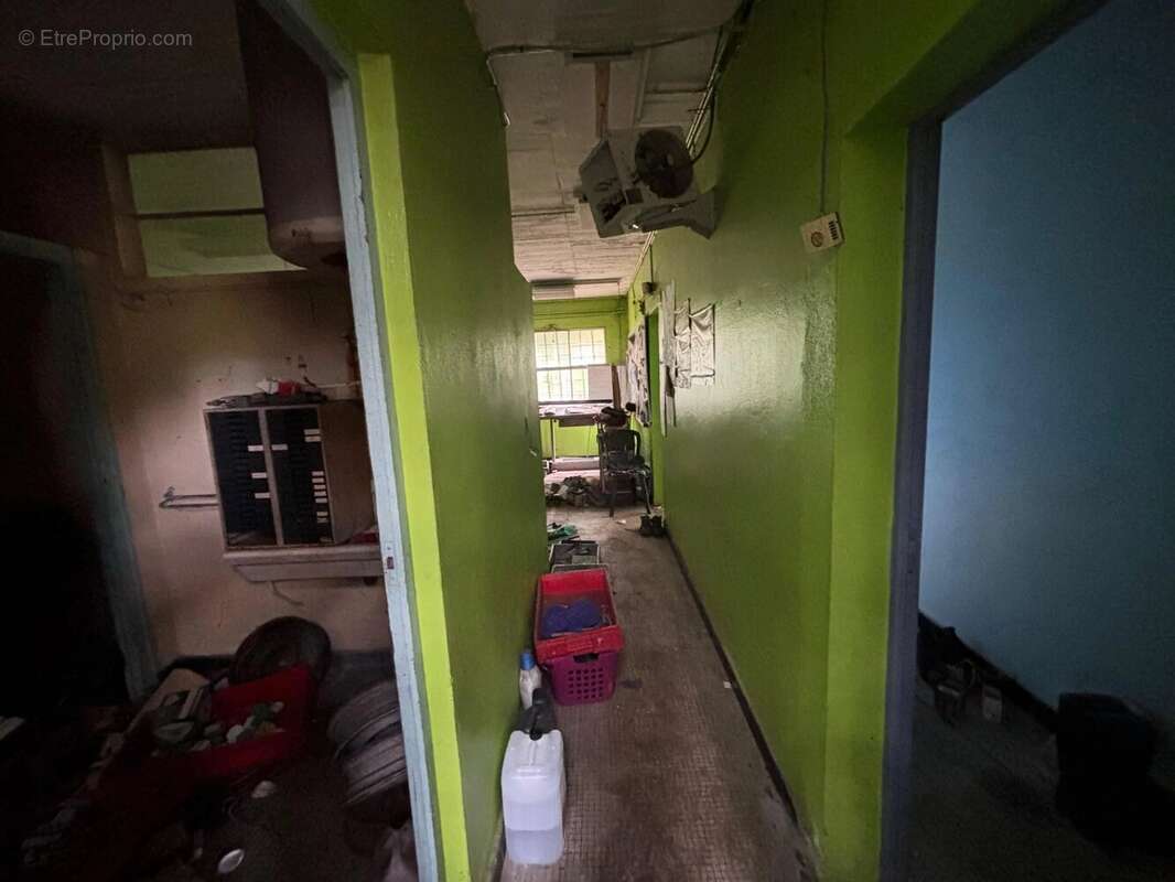 Commerce à LES EGLISOTTES-ET-CHALAURES