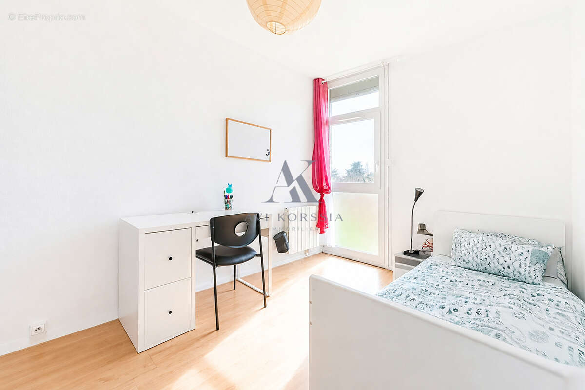 Villeurbanne   Appartement T4 70 m2 rénové avec balcon - photo 5