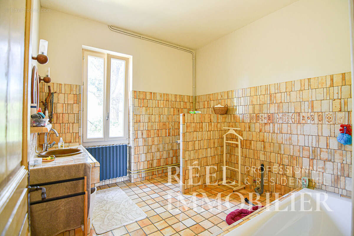 Maison à CASTERA-VERDUZAN