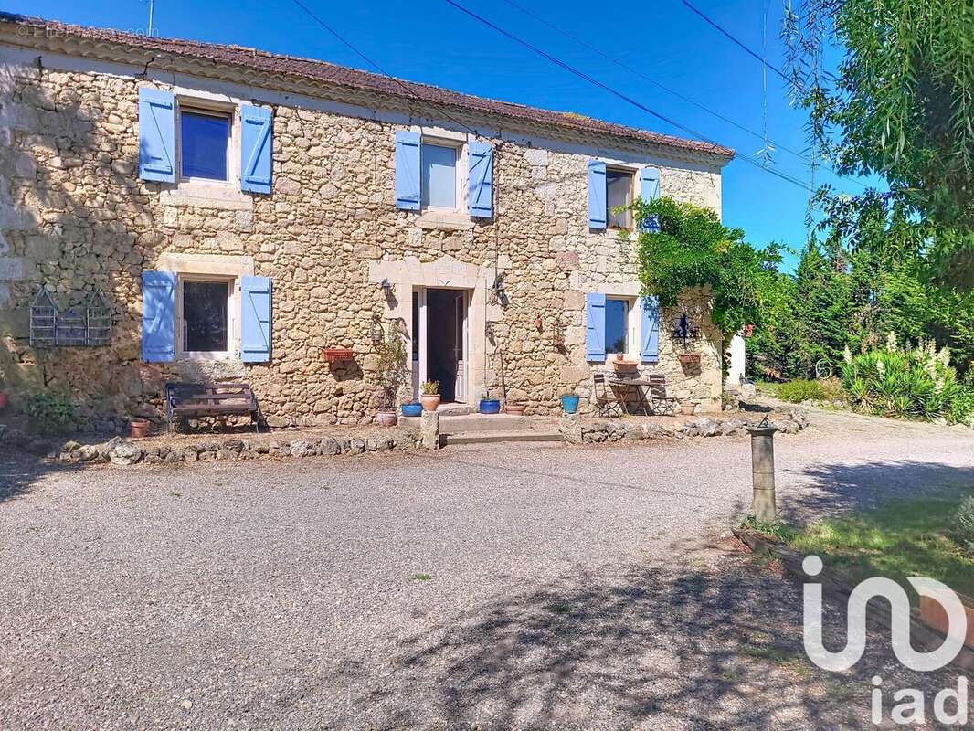 Maison 255 m² à Castillon-Massas  - photo 2
