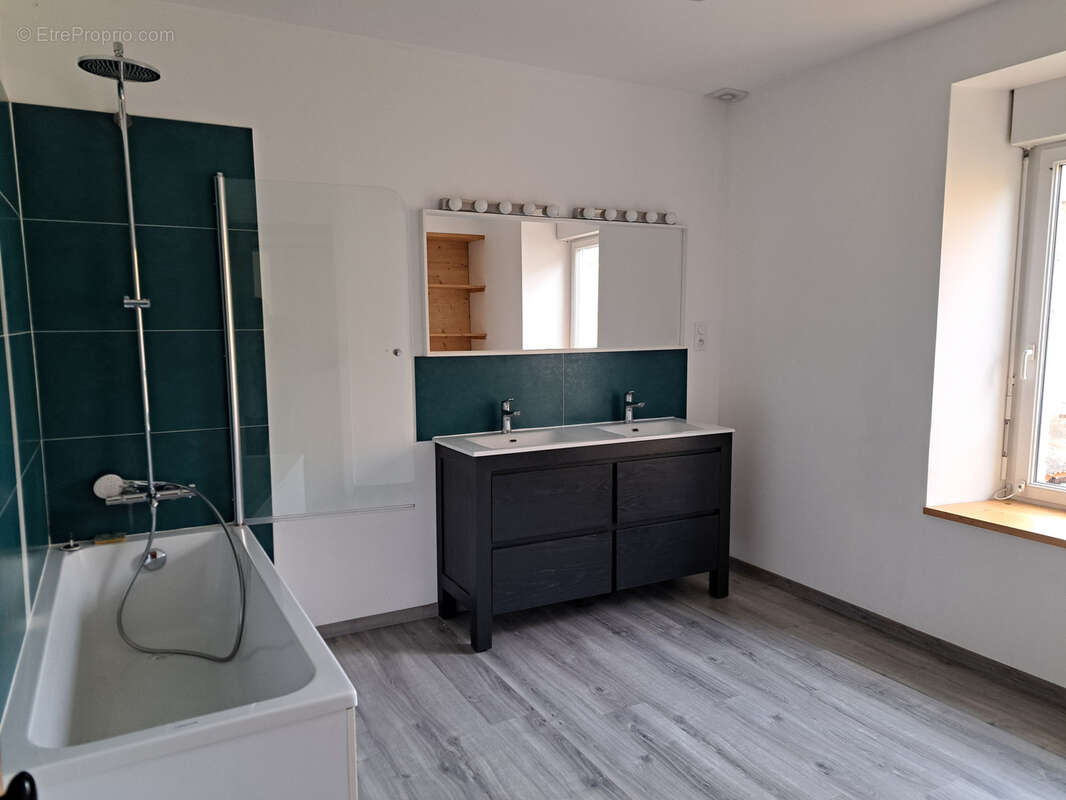 Appartement à LE CHAMBON-SUR-LIGNON