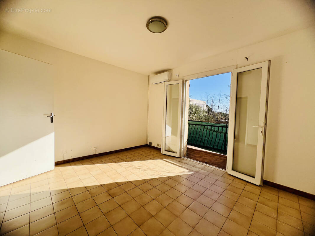 Appartement à LA LONDE-LES-MAURES