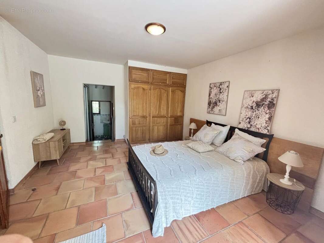 Maison à FIGANIERES