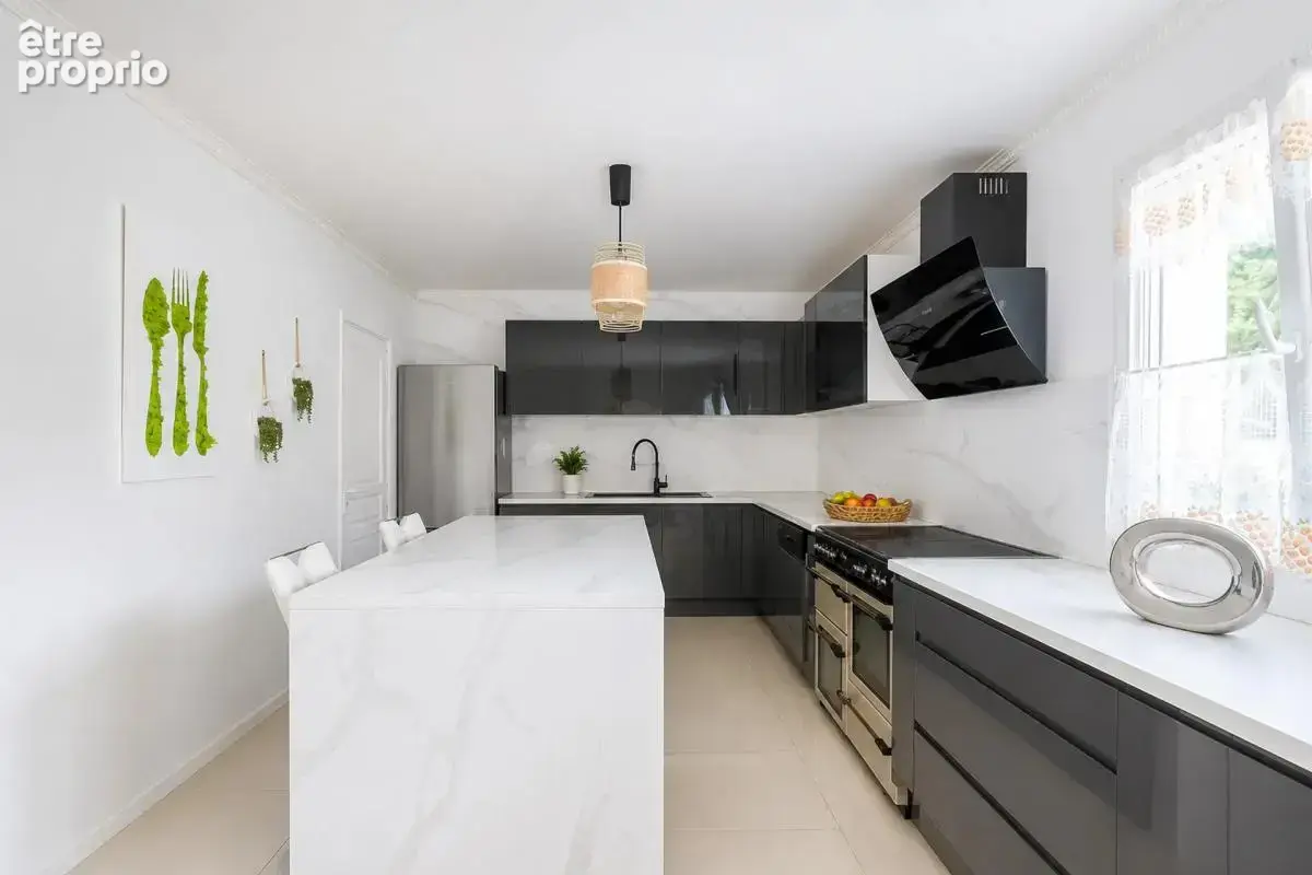 Maison de 7 pièces de 245 m² à Claye-Souilly - photo 6