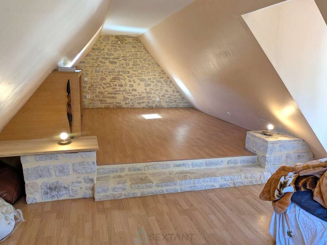 Ancien moulin en pierre de 160 m² avec piscine. - photo 13