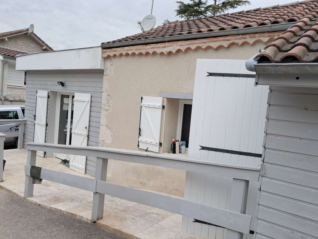 Maison à SAINTE-COLOMBE-EN-BRUILHOIS