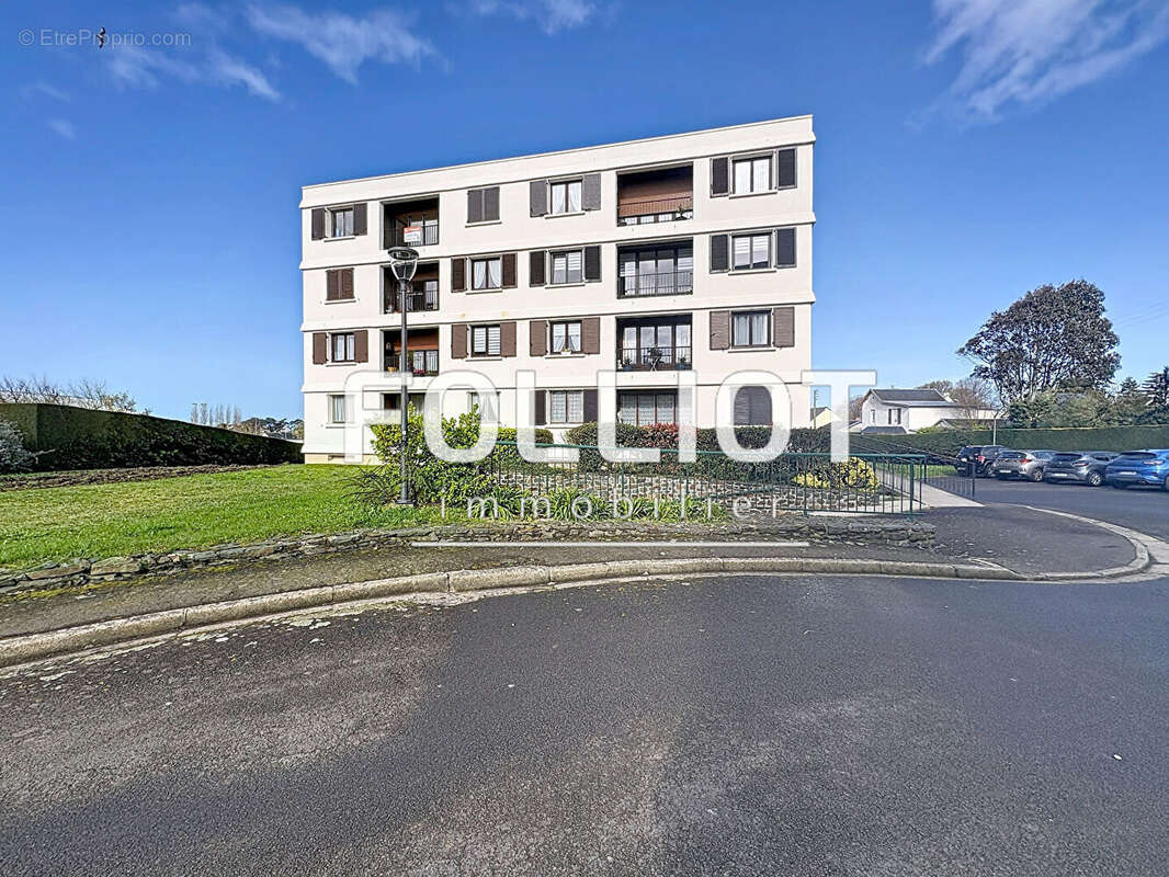 Appartement à DONVILLE-LES-BAINS
