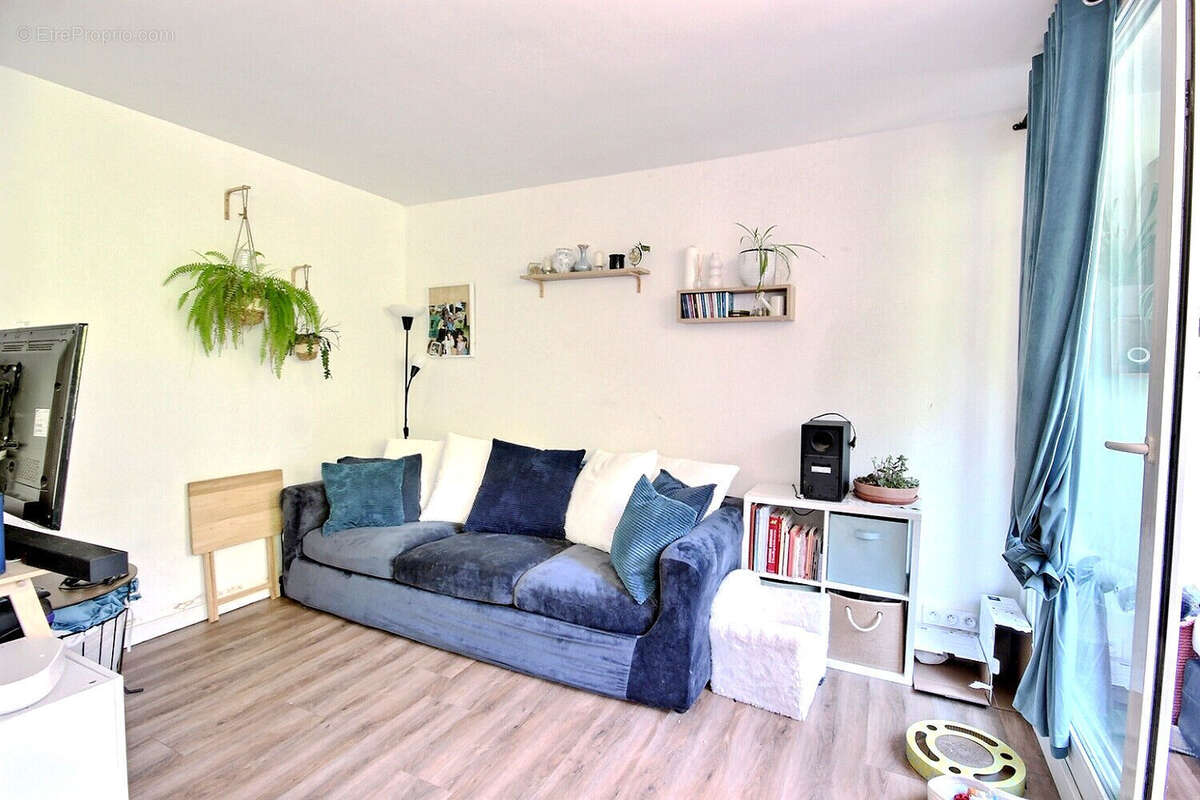 Appartement à FRESNES