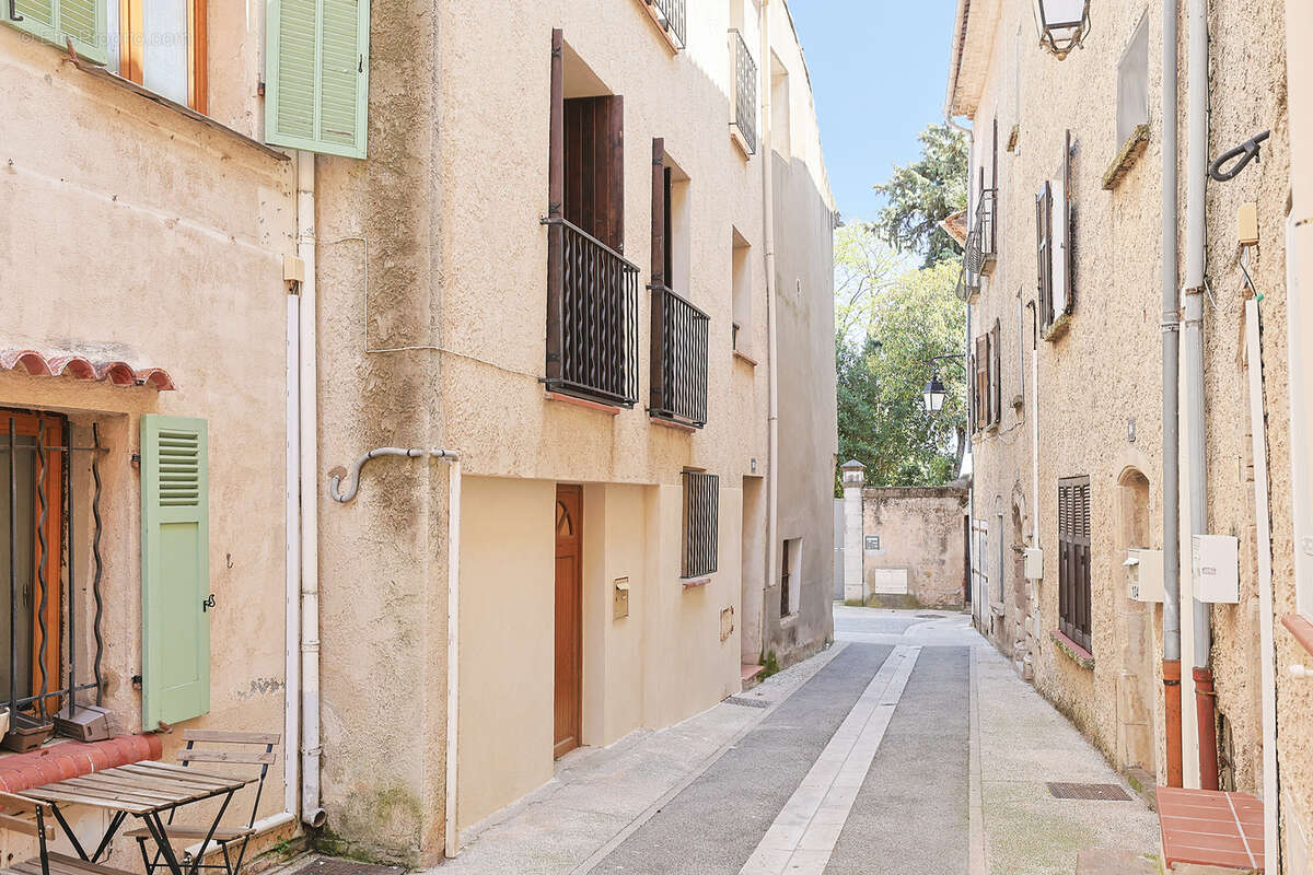 Maison à PUGET-VILLE